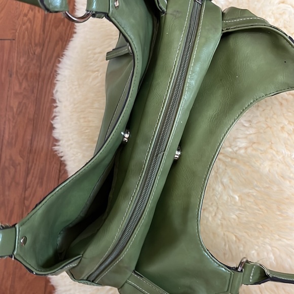 Green Shoulder Bag / 3 Inside Compartments and 1 Outer compartment - Picture 6 of 7